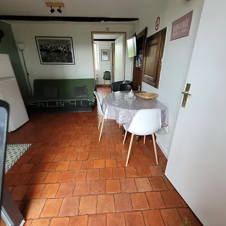 아파트 Bienvenue Du Cote De Chez Nous Avec Jardin Privatif Wignehies